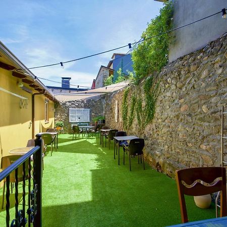 Micro-Hostal La Puerta Del Perdon Villafranca Del Bierzo Exterior foto